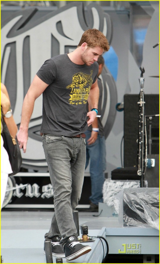 Liam-Hemsworth-24.jpg