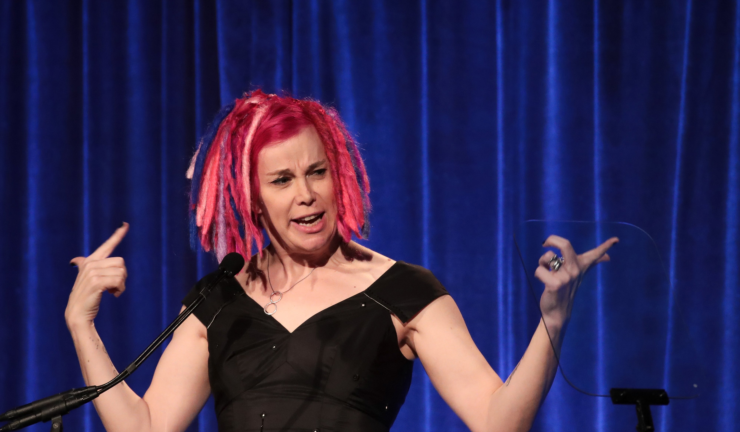 Lana Wachowski Yeniden Yönetmen Koltuğunda Lana Wachowski Yeniden Yönetmen Koltuğunda