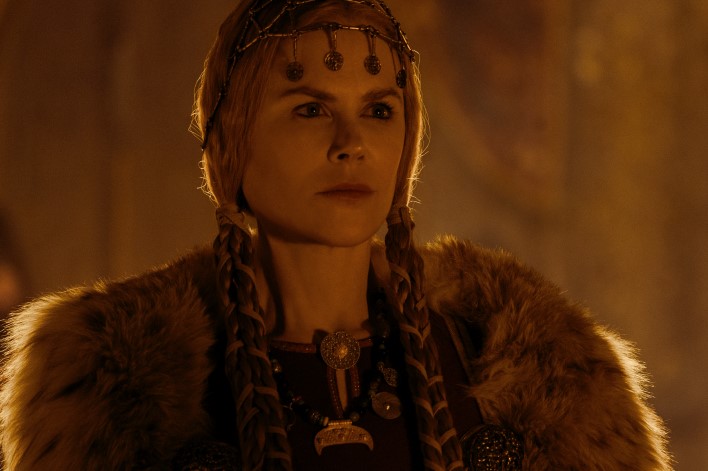 Filmde Tamamı Elde Dikilmiş 918 Ana Kostüm Var