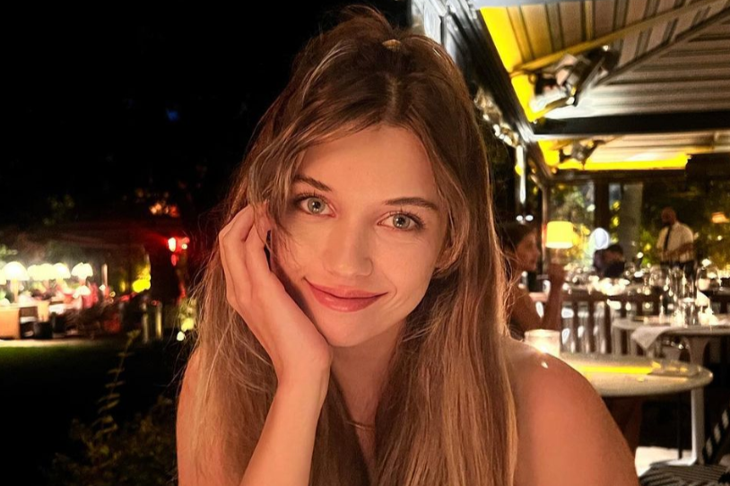 Afra SaraçoğluAfra Saraçoğlu Afra SaraçoğluAfra Saraçoğlu