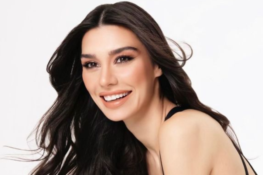 Burcu KıratlıBurcu Kıratlı Burcu KıratlıBurcu Kıratlı
