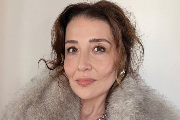 Yasemin BaştanYasemin Baştan Yasemin BaştanYasemin Baştan