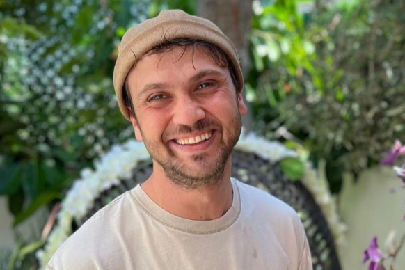 Aras Bulut İynemliAras Bulut İynemli Aras Bulut İynemliAras Bulut İynemli