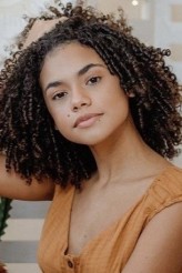 Alana Cabral fotoğrafı