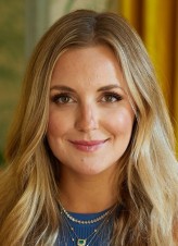 Kelsey Barnard Clark fotoğrafı