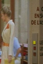 À gauche en sortant de l'ascenseur (1988) afişi