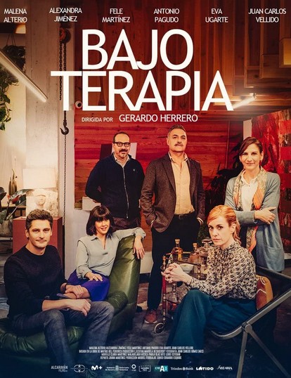 Bajo terapia (2023) afişi Bajo terapia (2023) afişi