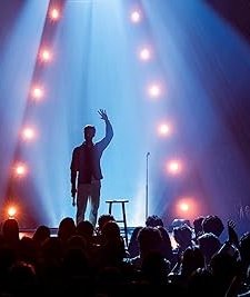 Hasan Minhaj: Off With His Head (2024) afişi