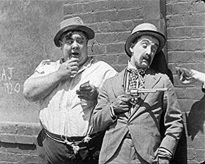 Run 'em Ragged (1920) afişi Run 'em Ragged (1920) afişi