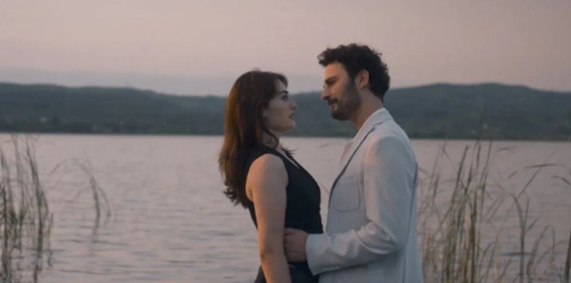 Birkan Sokullu Ve Esra Bilgiç’li “Romantik Hırsız” Filminden İlk Fragman!