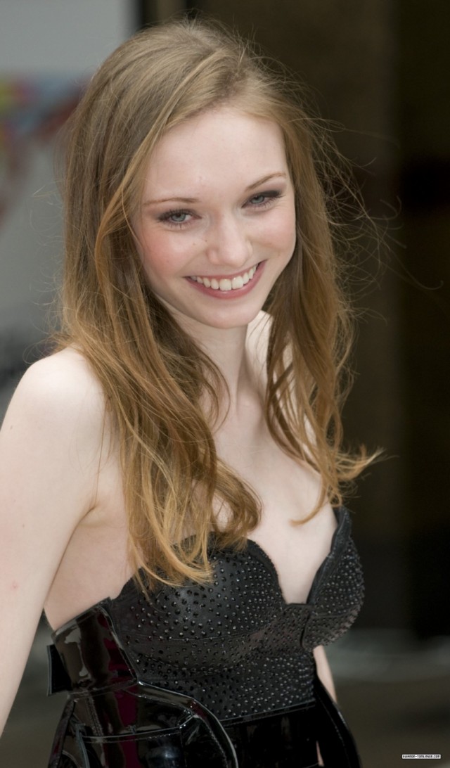 Eleanor May Tomlinson Fotoğrafları 1