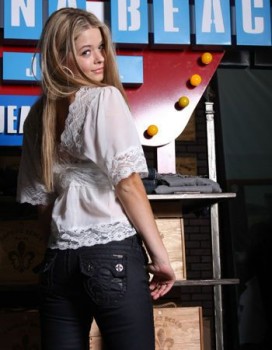 Sasha Pieterse Fotoğrafları 77