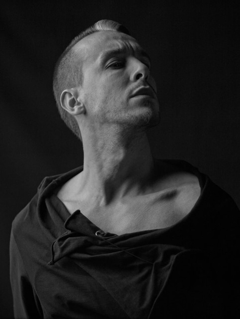 Cem Adrian fotoğrafı