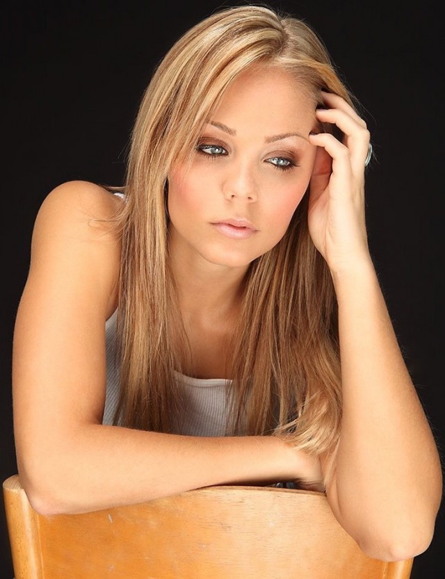 Laura Vandervoort Fotoğrafları 38