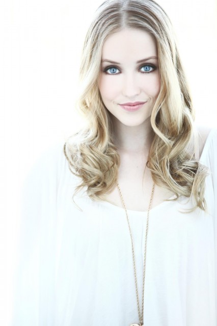 Emily Tennant Fotoğrafları 19