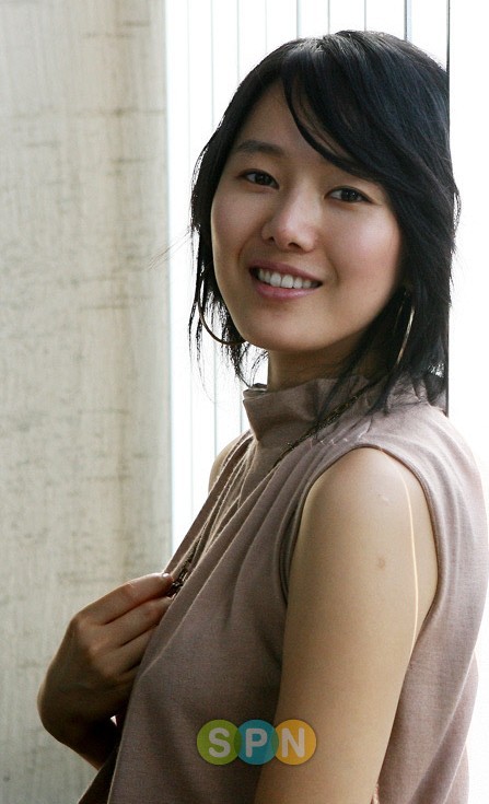 Yoon Jin-seo Fotoğrafları 14