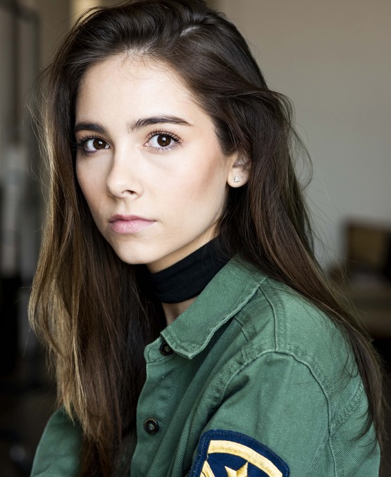 Haley Pullos Fotoğrafları 6