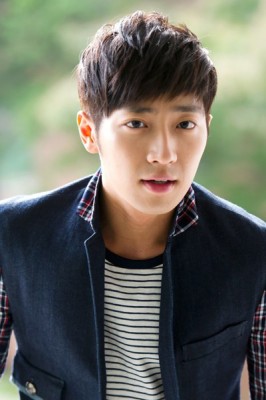 Lee Sang-yeob Fotoğrafları 13