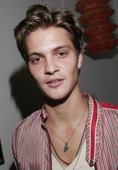 Luke Grimes Fotoğrafları 4