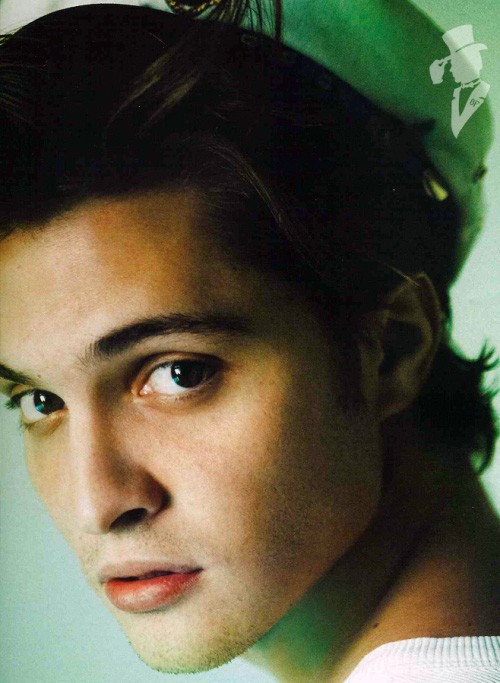 Luke Grimes Fotoğrafları 5