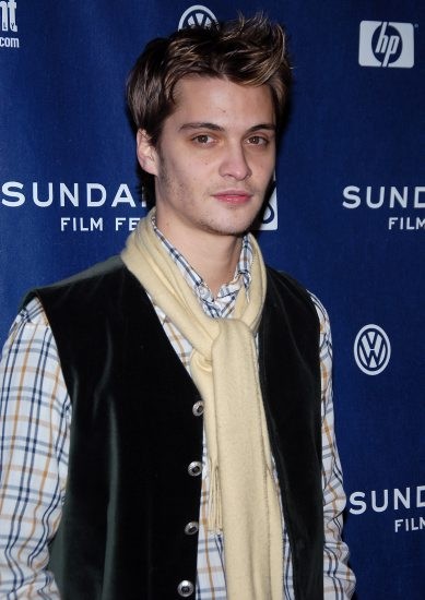 Luke Grimes Fotoğrafları 8