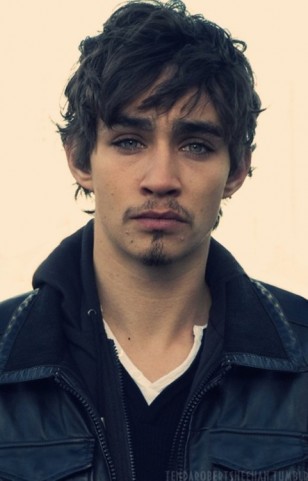 Robert Sheehan Fotoğrafları 14