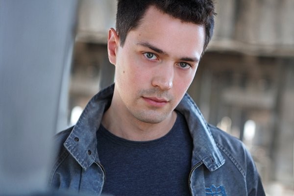 Christian Coulson Fotoğrafları 1