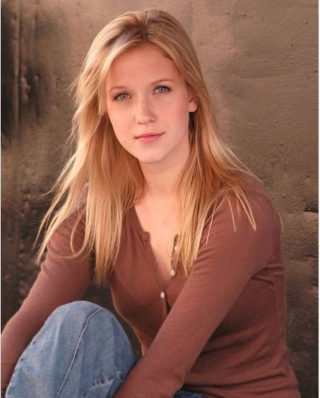Jessy Schram Fotoğrafı