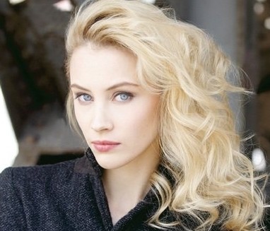 Sarah Gadon Fotoğrafı