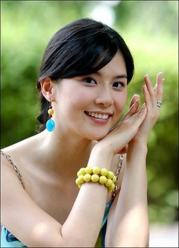 Lee Bo Young Fotoğrafı