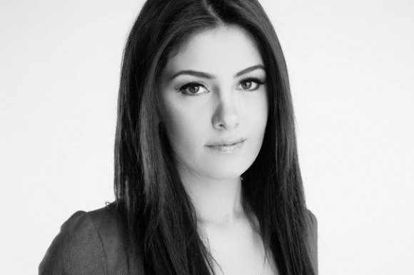 Burcu Binici Fotoğrafı