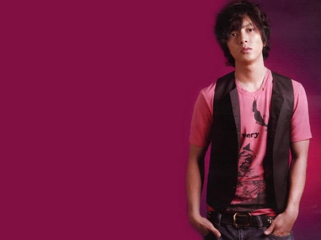 Tomohisa Yamashita Fotoğrafı