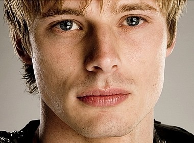 Bradley James Fotoğrafı