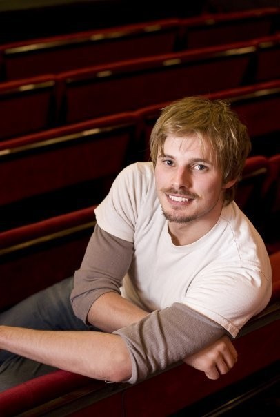 Bradley James Fotoğrafı