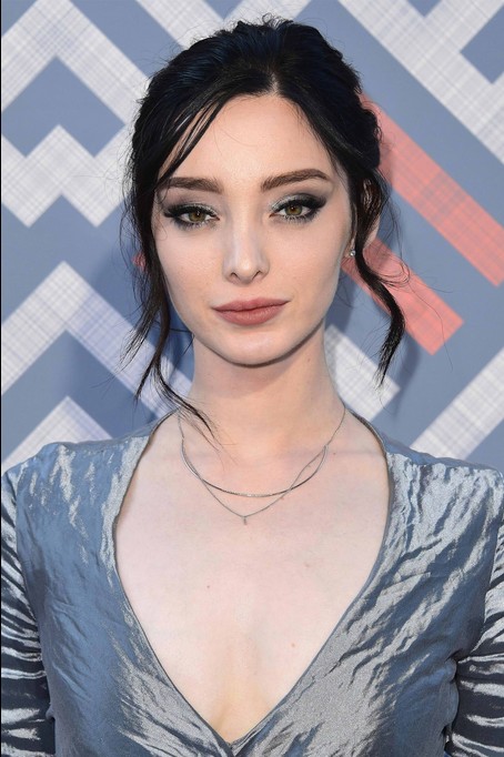Emma Dumont Fotoğrafı