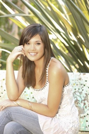Nicole Gale Anderson Fotoğrafı