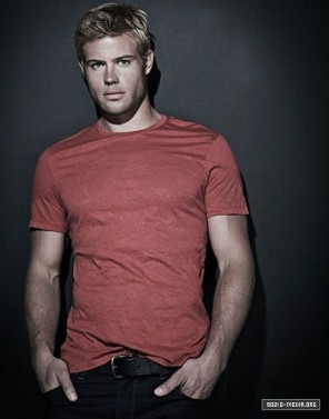 Trevor Donovan Fotoğrafı