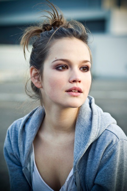 Emilia Schüle Fotoğrafı