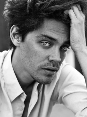 Tom Payne Fotoğrafları 9