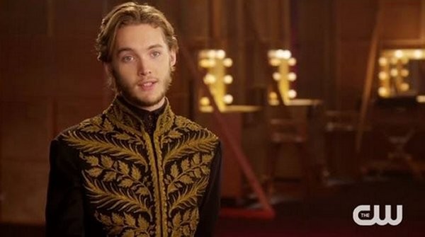 Toby Regbo Fotoğrafları 100