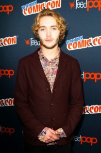 Toby Regbo Fotoğrafları 33