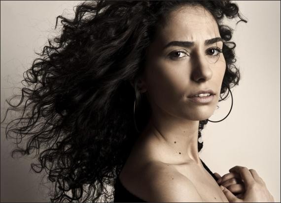 Esra Ruşan Fotoğrafı