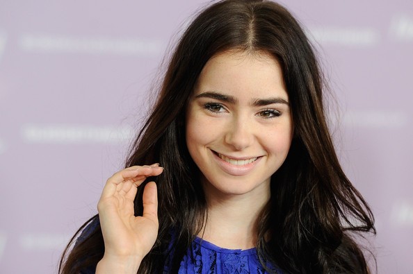 Lily Collins Fotoğrafı