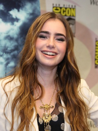 Lily Collins Fotoğrafı