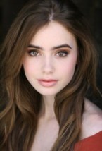 Lily Collins Fotoğrafı