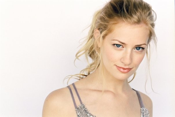 Beth Behrs Fotoğrafları 6