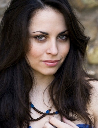 Ashley C. Williams Fotoğrafı