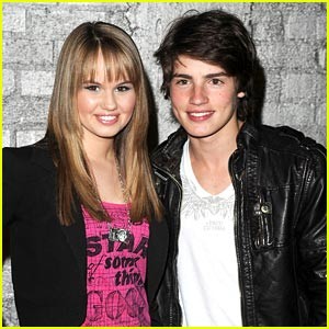 Gregg Sulkin Fotoğrafı