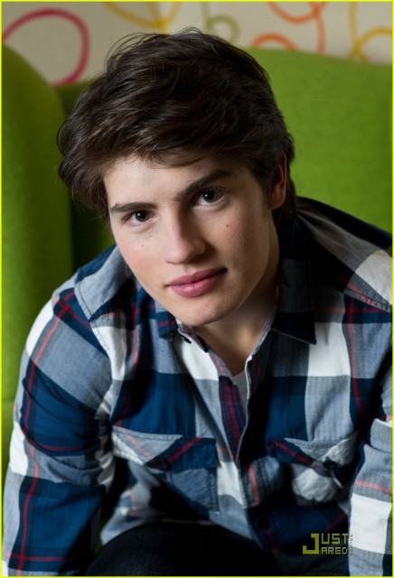 Gregg Sulkin Fotoğrafları 47