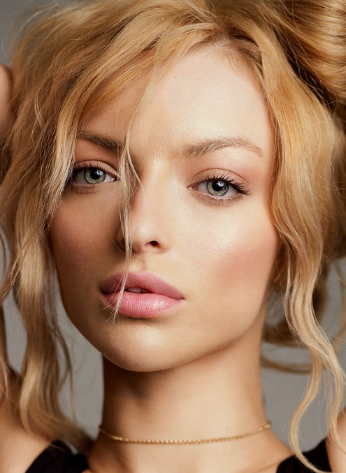 Francesca Eastwood Fotoğrafı